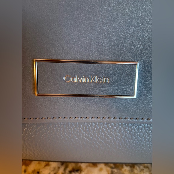 Calvin Klein Hadley Triple Compartment Crossbody Smokey Blue - Picture 3 of 9